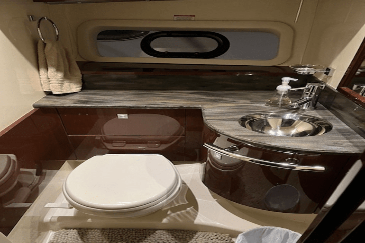 2015 Sea Ray 470 SUNDANCER Image Thumbnail #17