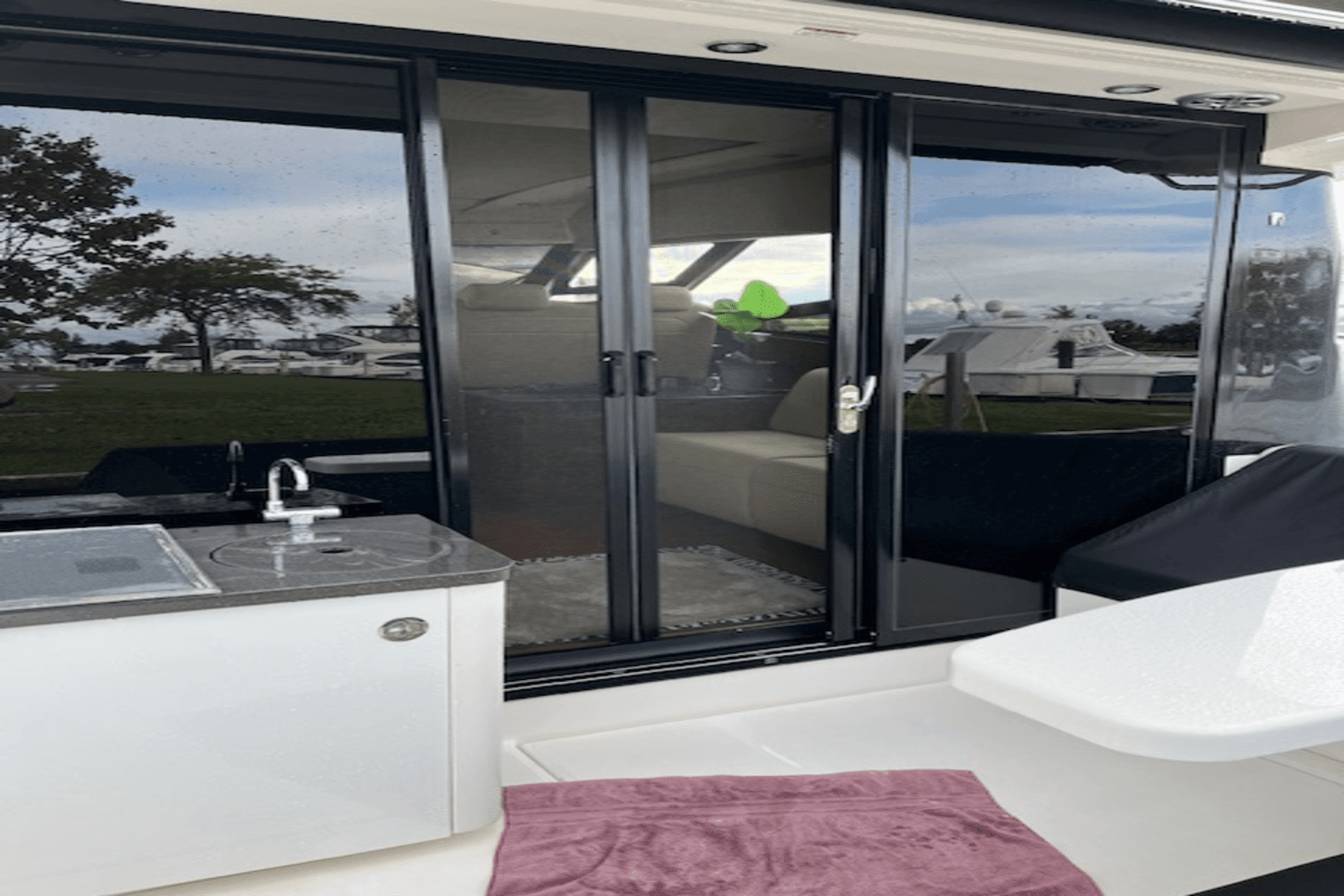 2015 Sea Ray 470 SUNDANCER Image Thumbnail #10