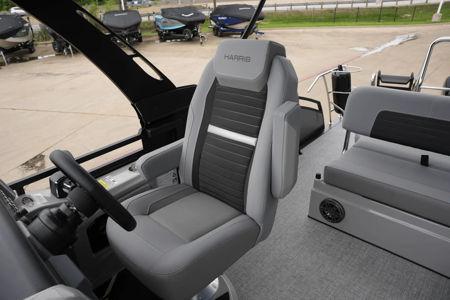 2025 Harris 230 Solstice Image Thumbnail #10