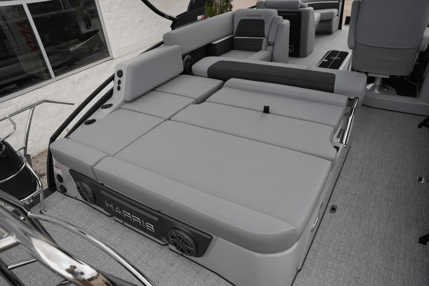 2025 Harris 230 Solstice Image Thumbnail #21