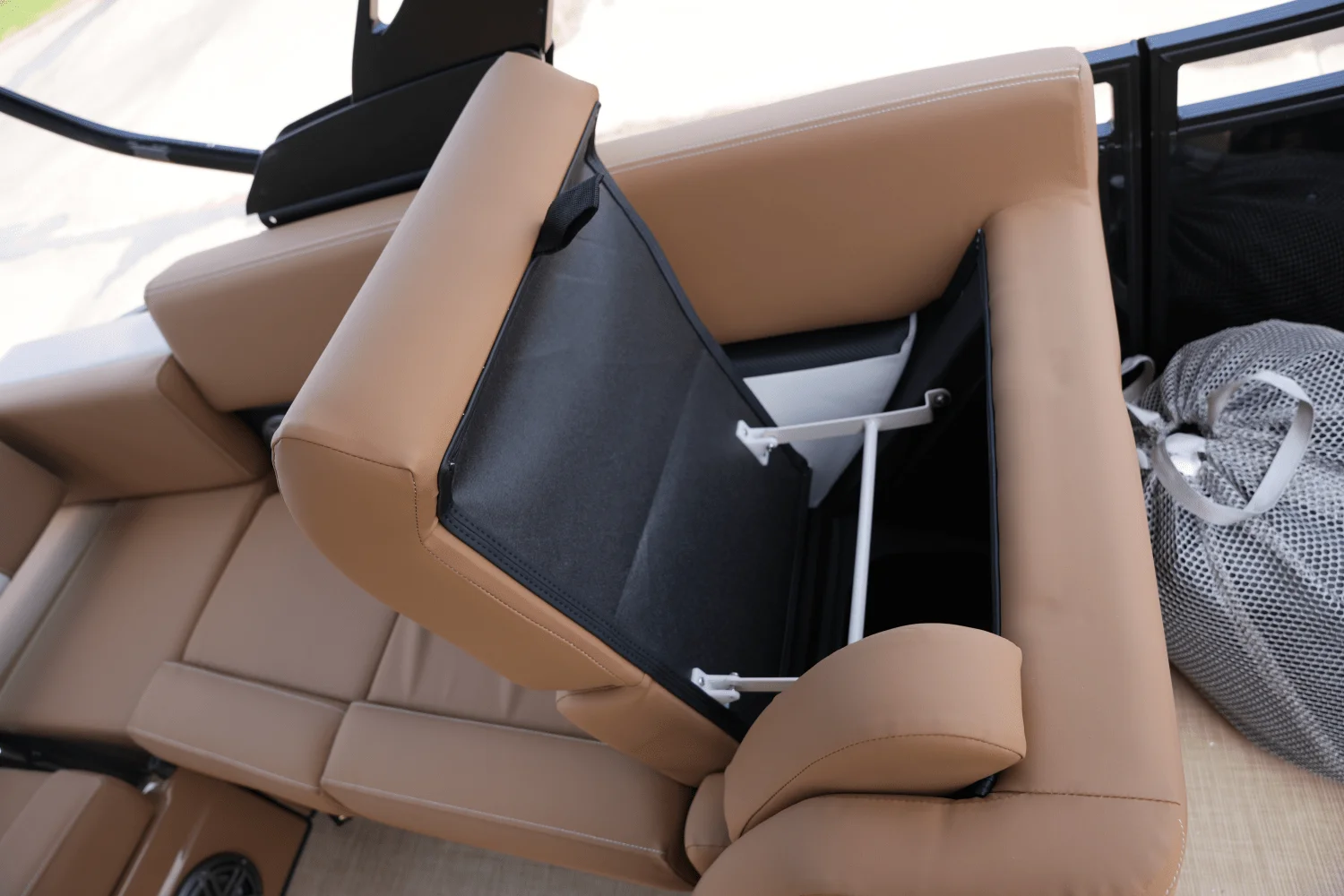 2025 Harris 230 Solstice Image Thumbnail #17