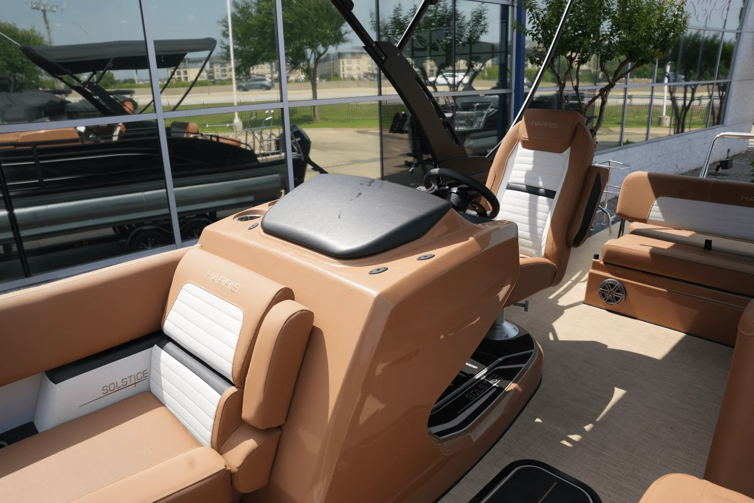 2025 Harris 230 Solstice Image Thumbnail #11
