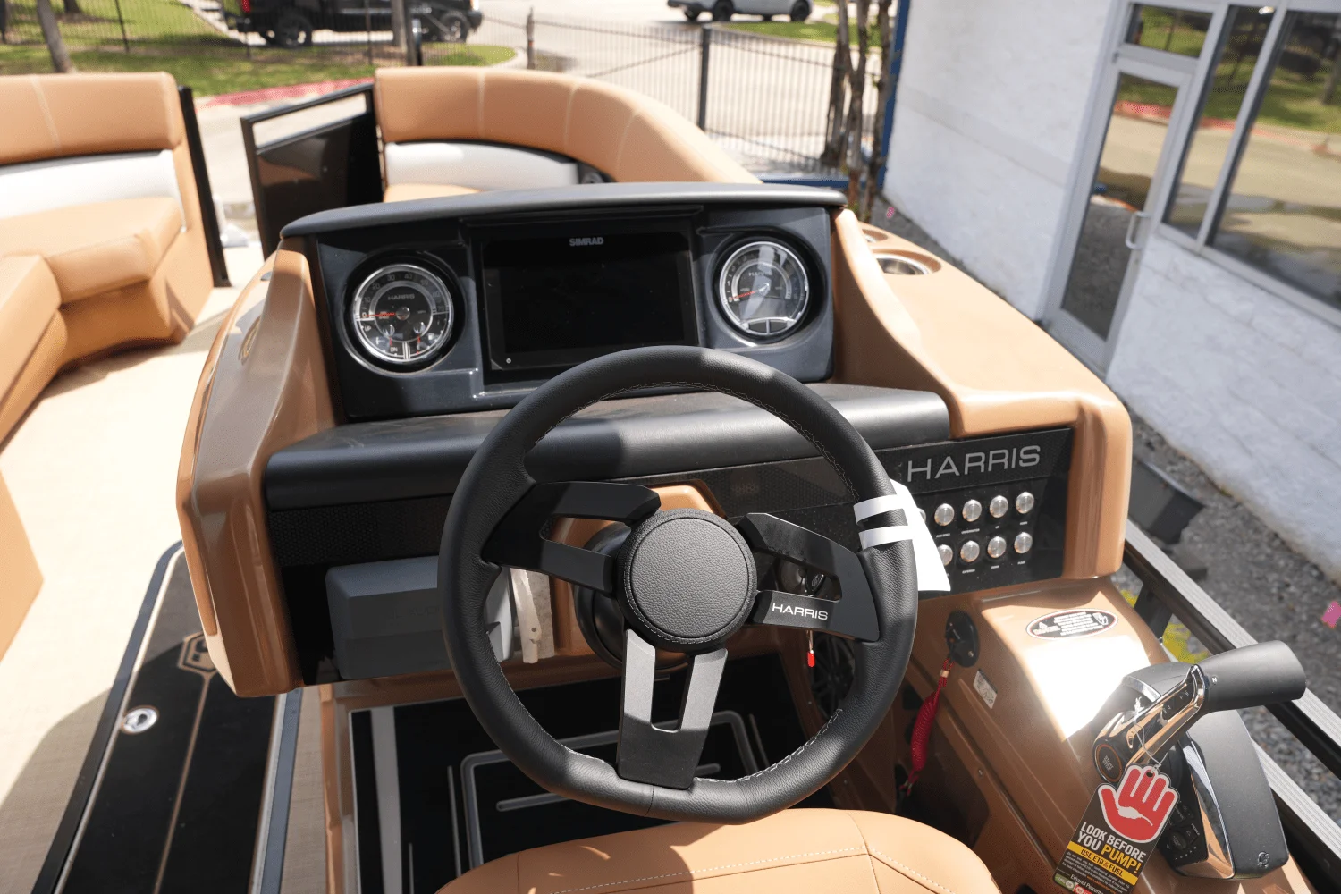 2025 Harris 230 Solstice Image Thumbnail #14