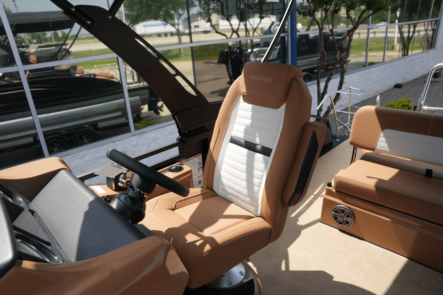 2025 Harris 230 Solstice Image Thumbnail #12