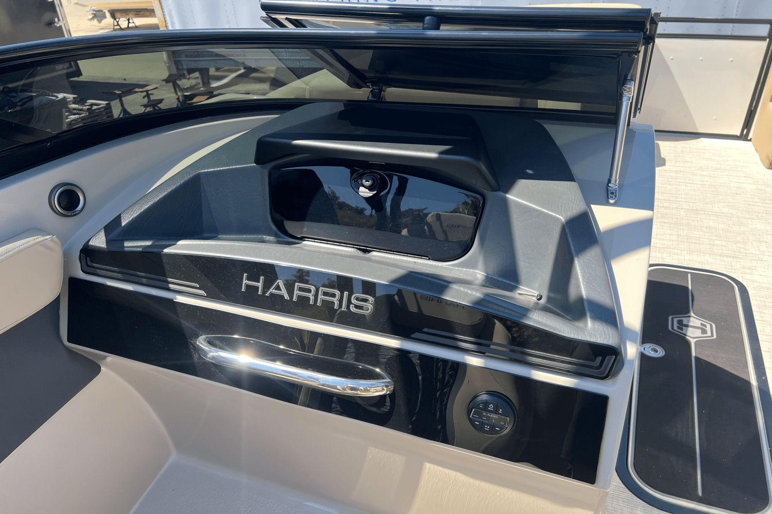 2025 Harris 250 Solstice DC Image Thumbnail #12