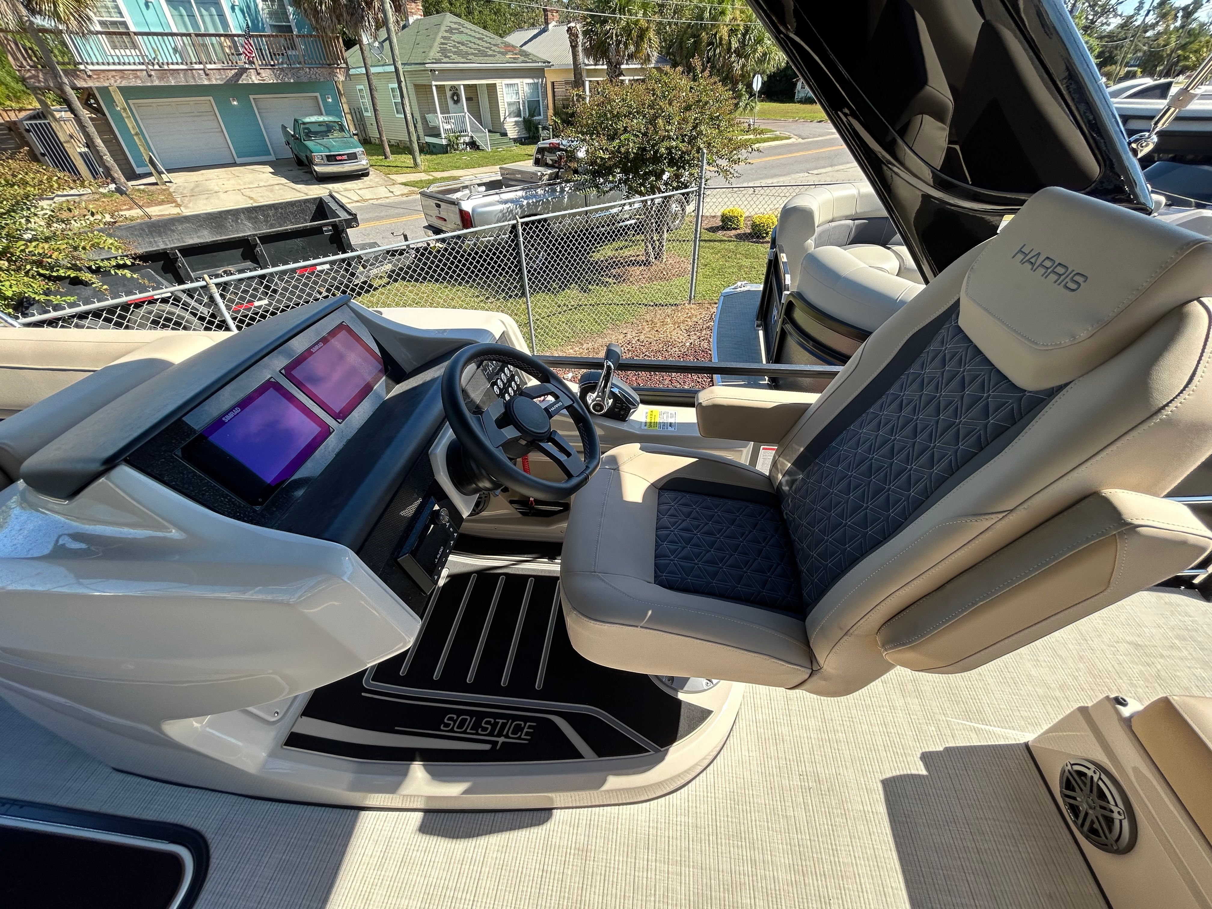 2025 Harris 250 Solstice Image Thumbnail #15