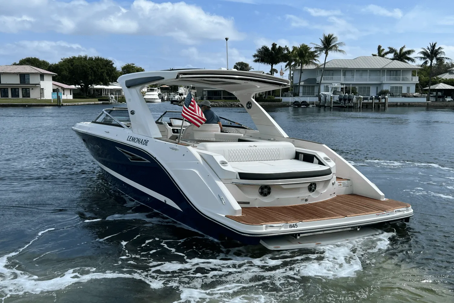 2022 Sea Ray SLX 310 Image Thumbnail #8