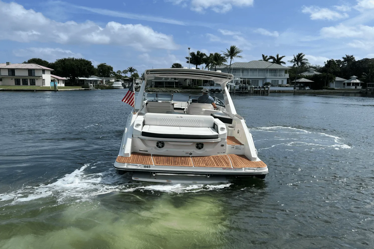 2022 Sea Ray SLX 310 Image Thumbnail #7