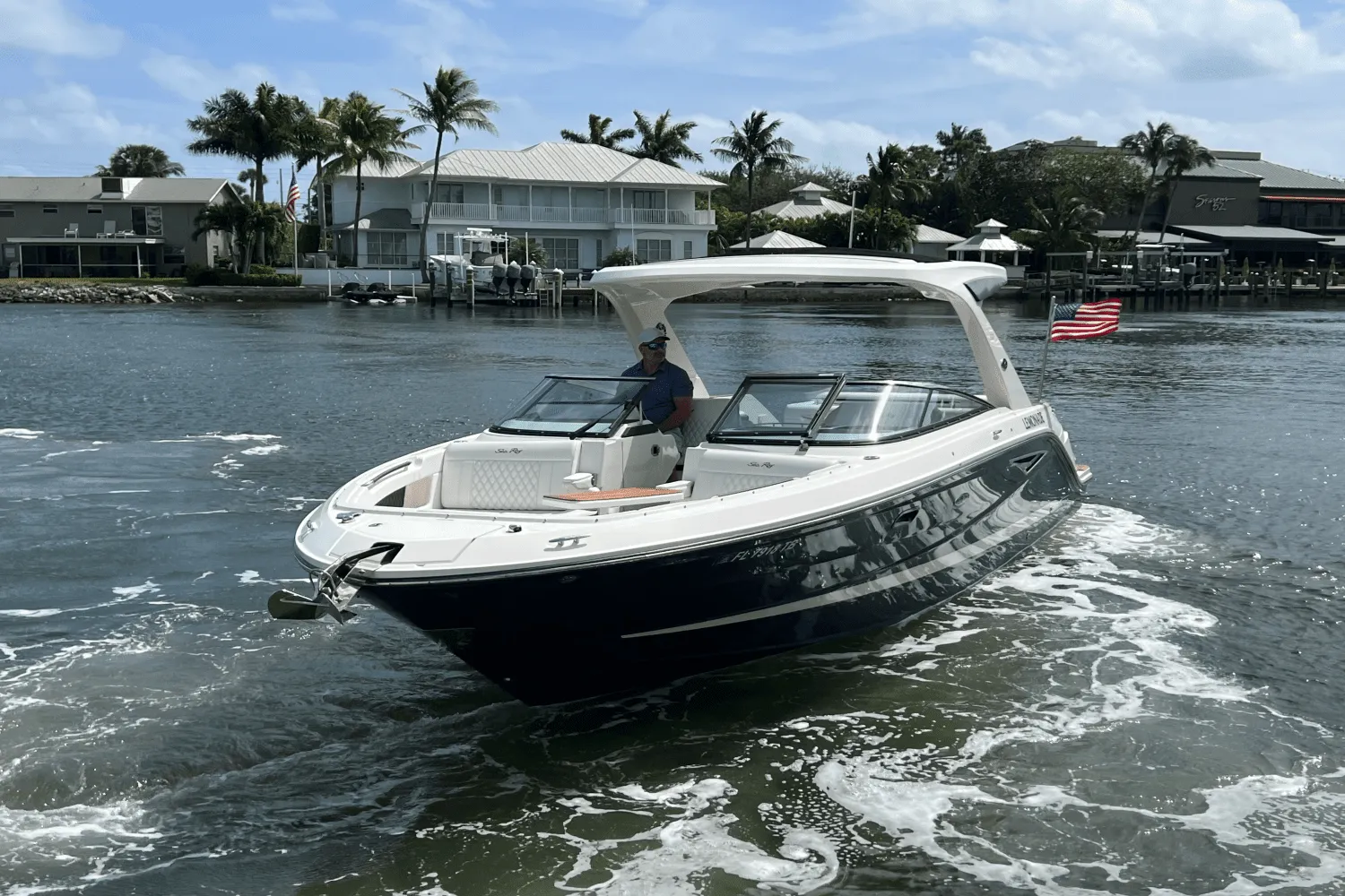 2022 Sea Ray SLX 310 Image Thumbnail #19
