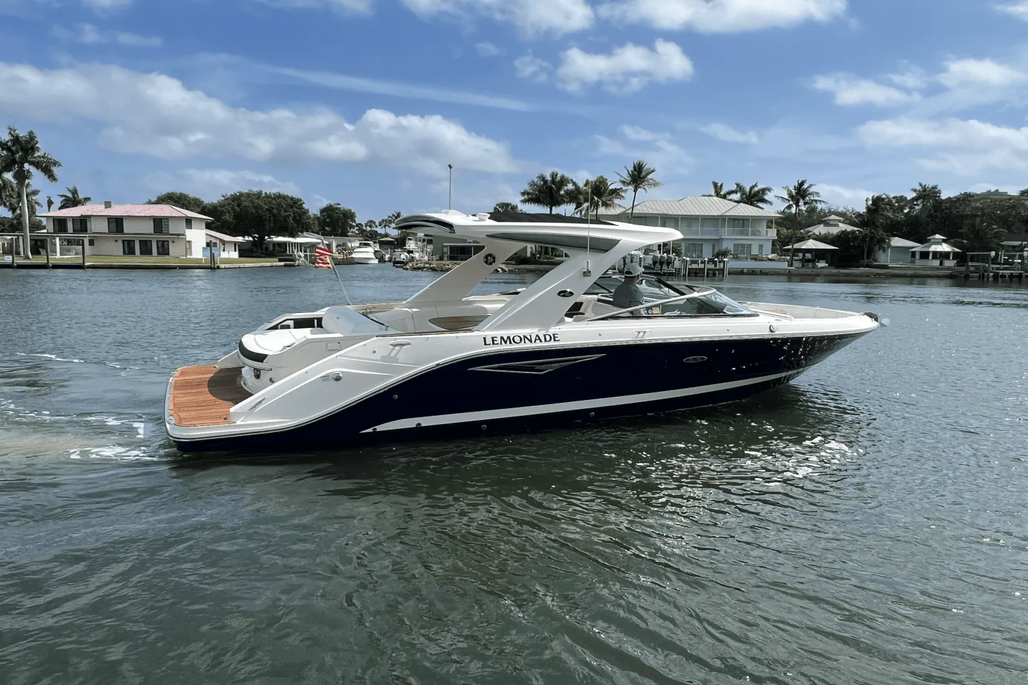 2022 Sea Ray SLX 310 Image Thumbnail #0