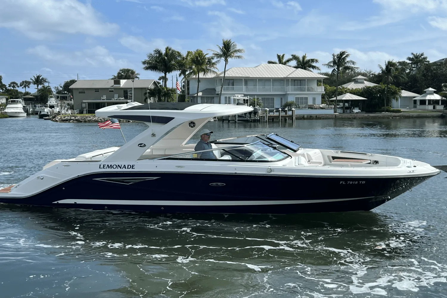 2022 Sea Ray SLX 310 Image Thumbnail #29
