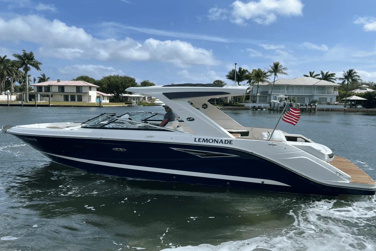 2022 Sea Ray SLX 310 Image Thumbnail #13
