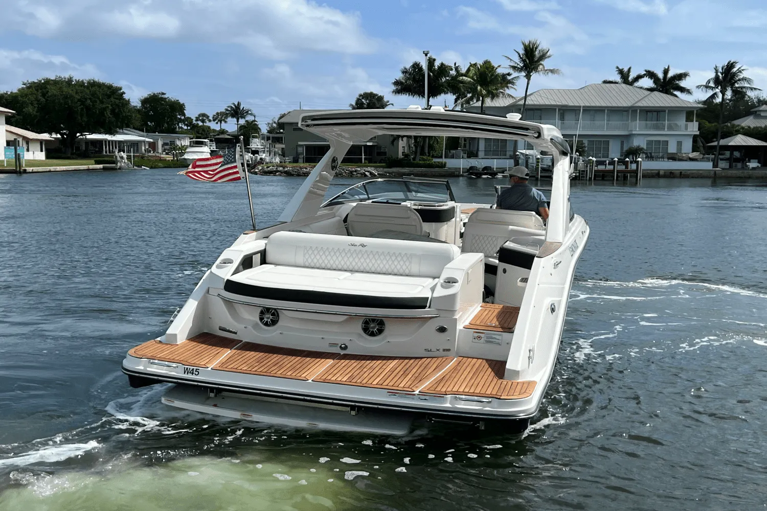 2022 Sea Ray SLX 310 Image Thumbnail #6