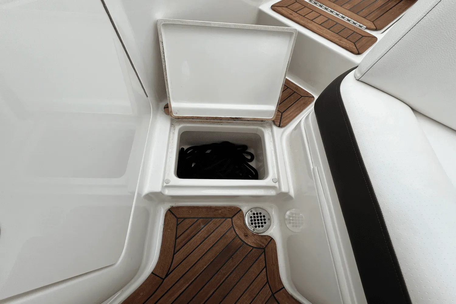2022 Sea Ray SLX 310 Image Thumbnail #49