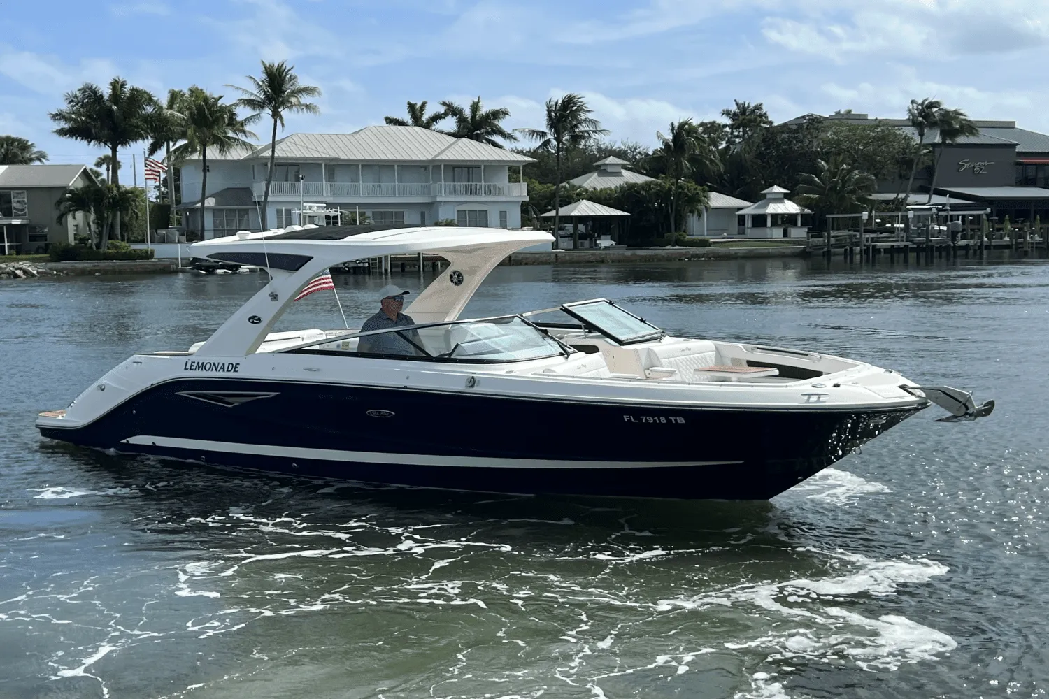 2022 Sea Ray SLX 310 Image Thumbnail #27