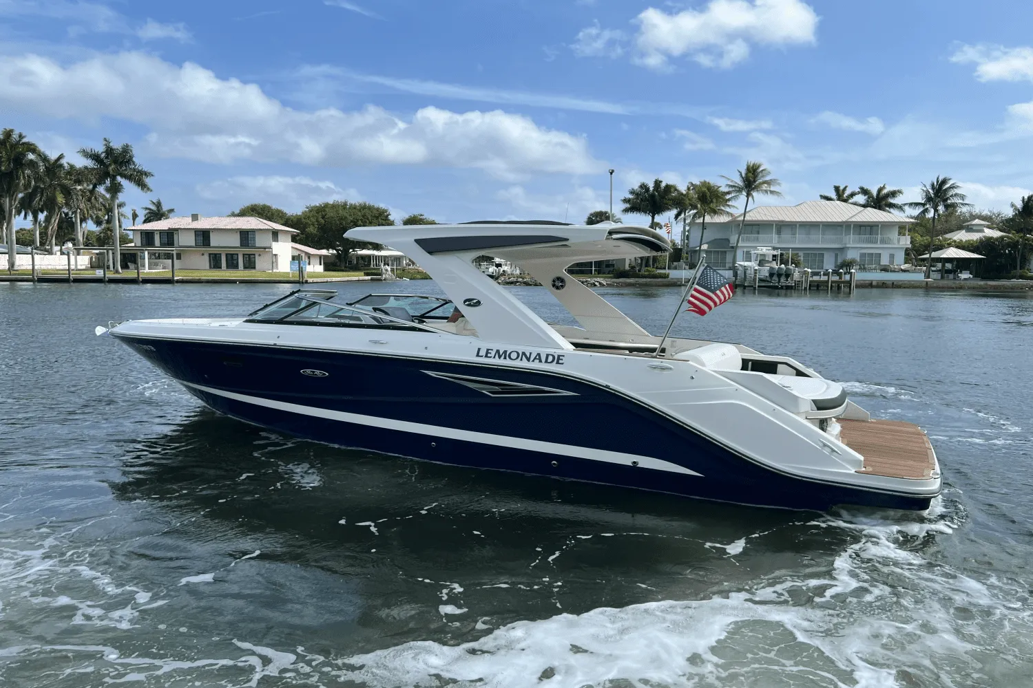 2022 Sea Ray SLX 310 Image Thumbnail #12