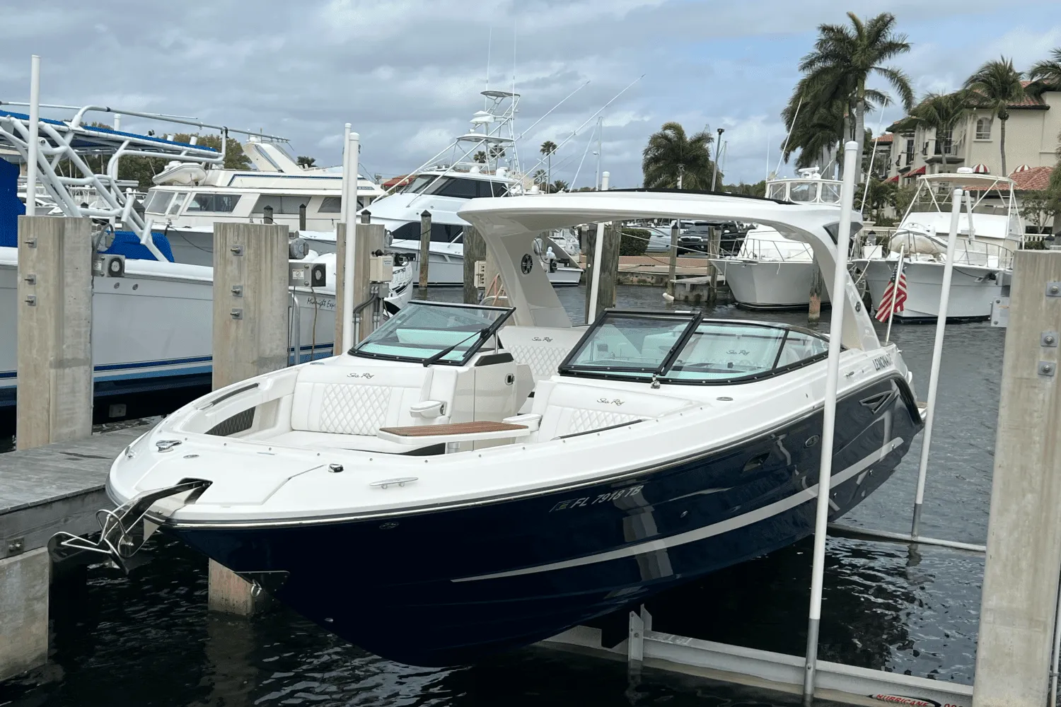 2022 Sea Ray SLX 310 Image Thumbnail #32