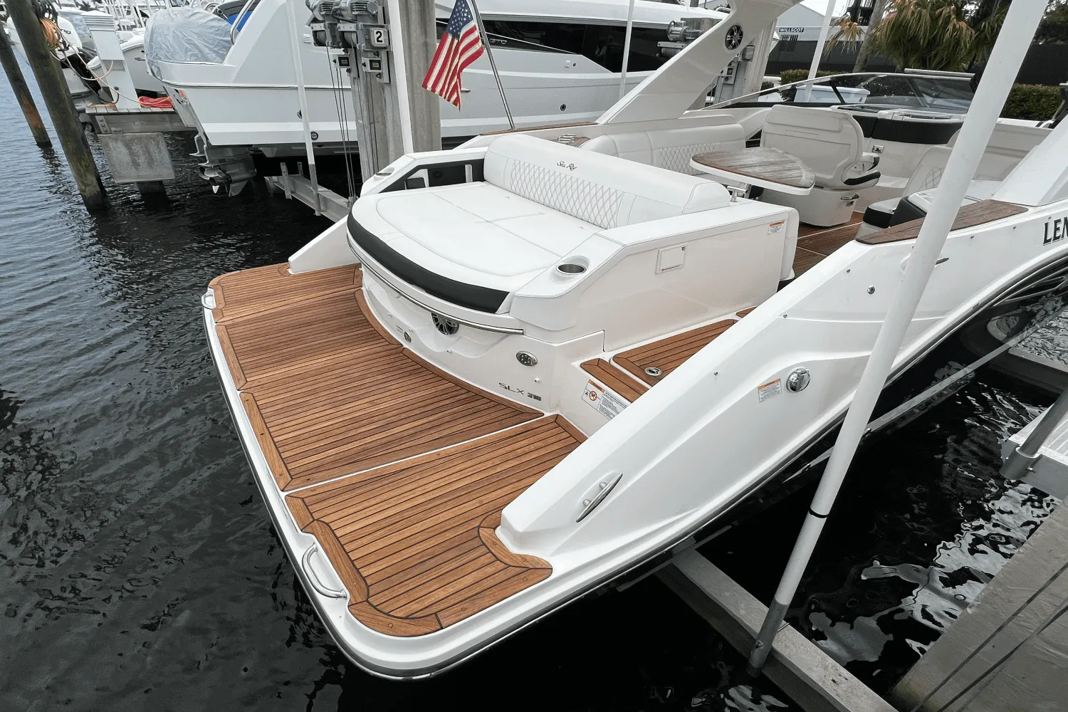 2022 Sea Ray SLX 310 Image Thumbnail #38