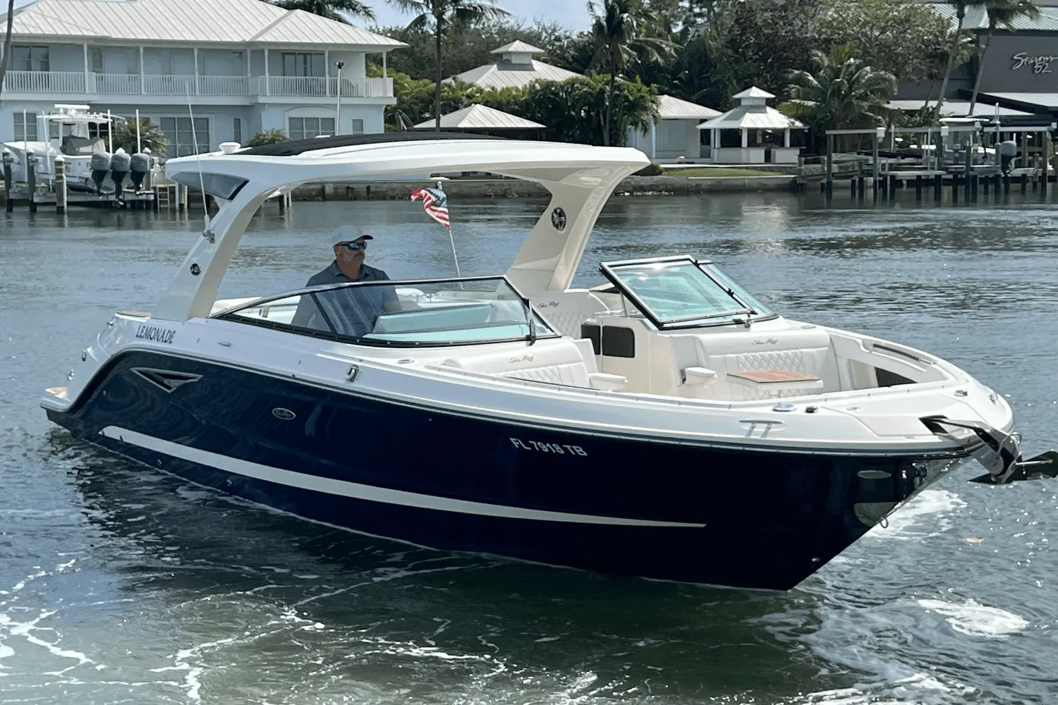 2022 Sea Ray SLX 310 Image Thumbnail #25
