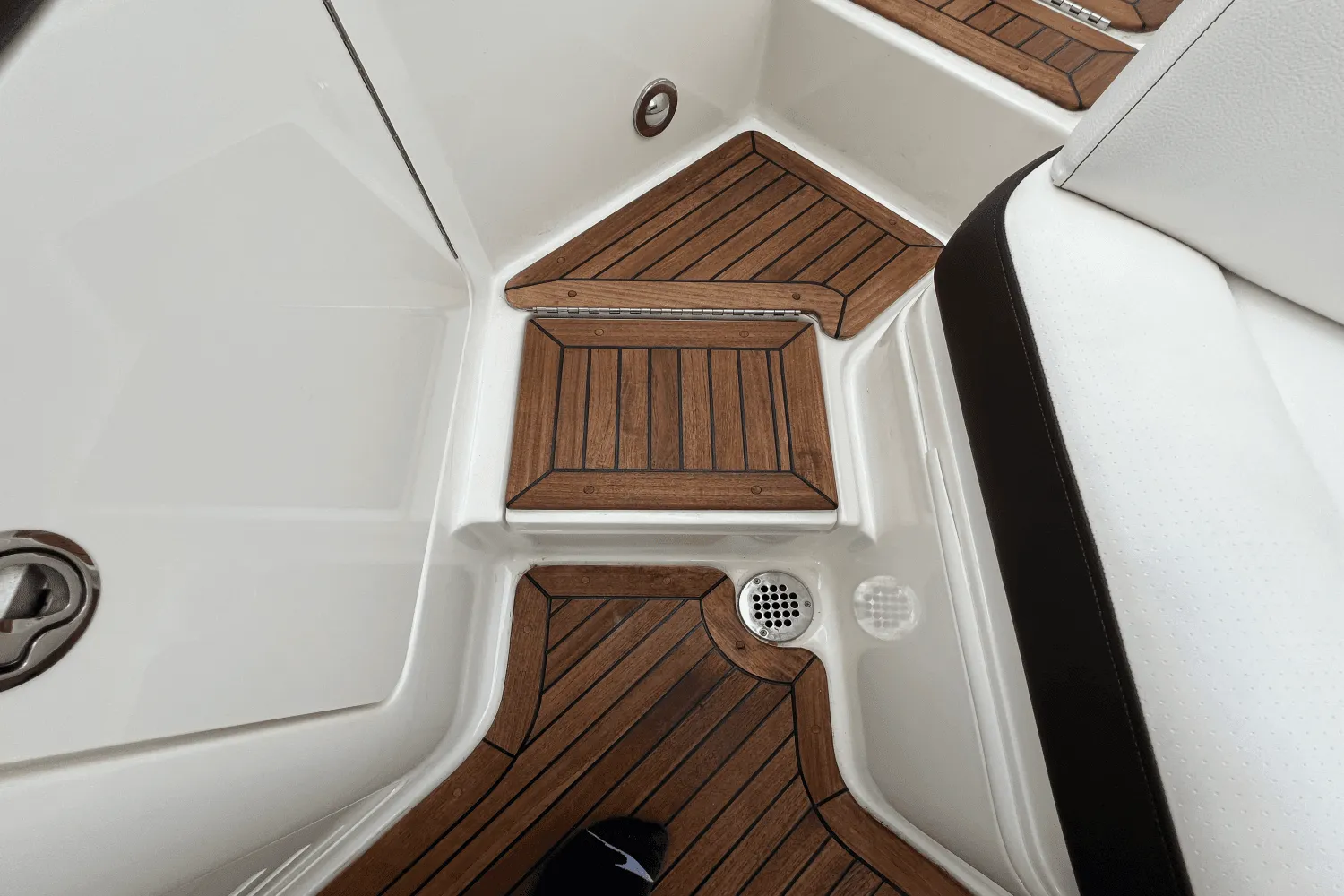 2022 Sea Ray SLX 310 Image Thumbnail #48