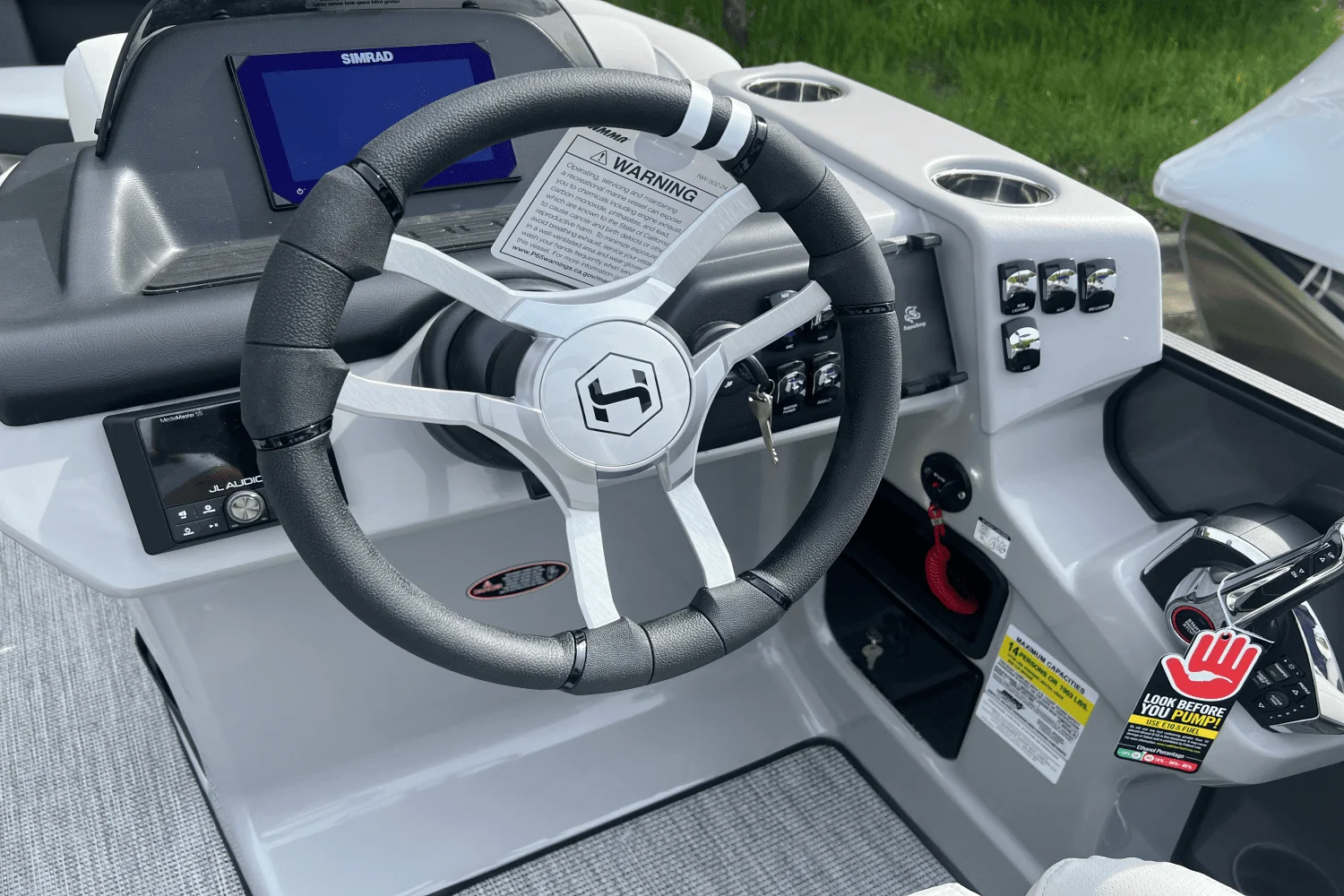 2025 Harris 230 Cruiser Image Thumbnail #8