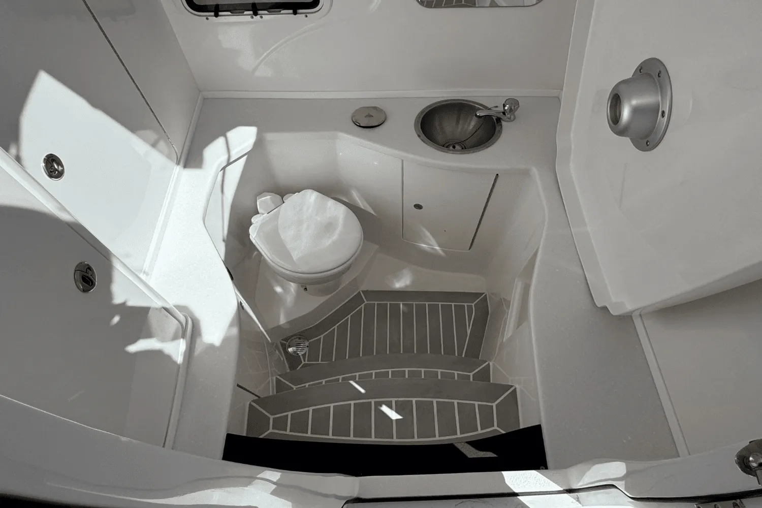 2025 Intrepid 345 NOMAD SE Image Thumbnail #49