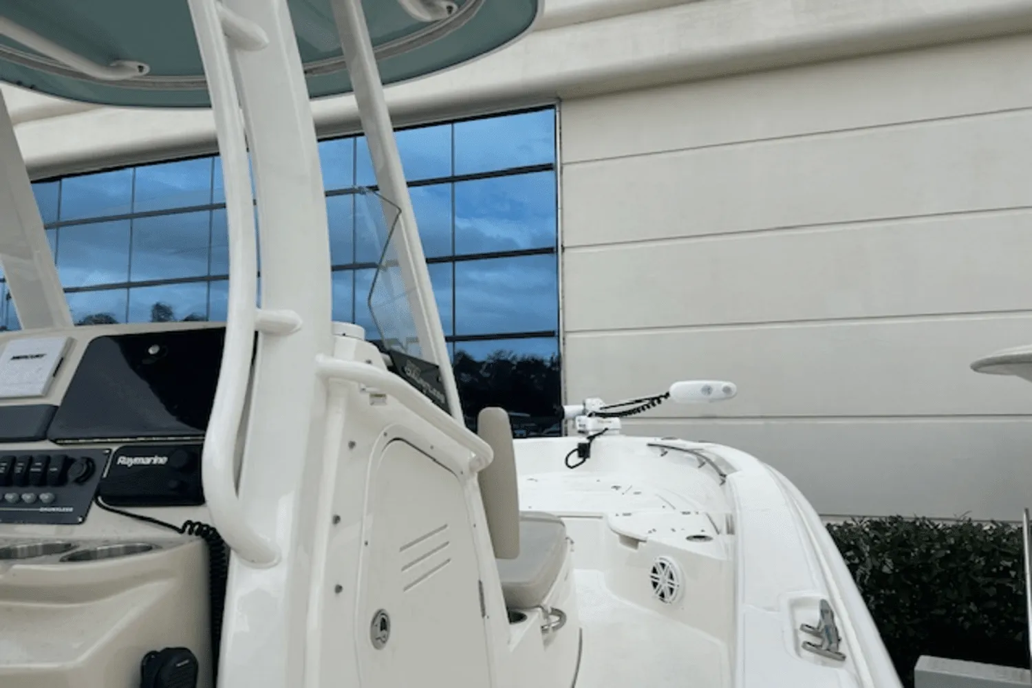 2022 Boston Whaler 250 DAUNTLESS Image Thumbnail #8