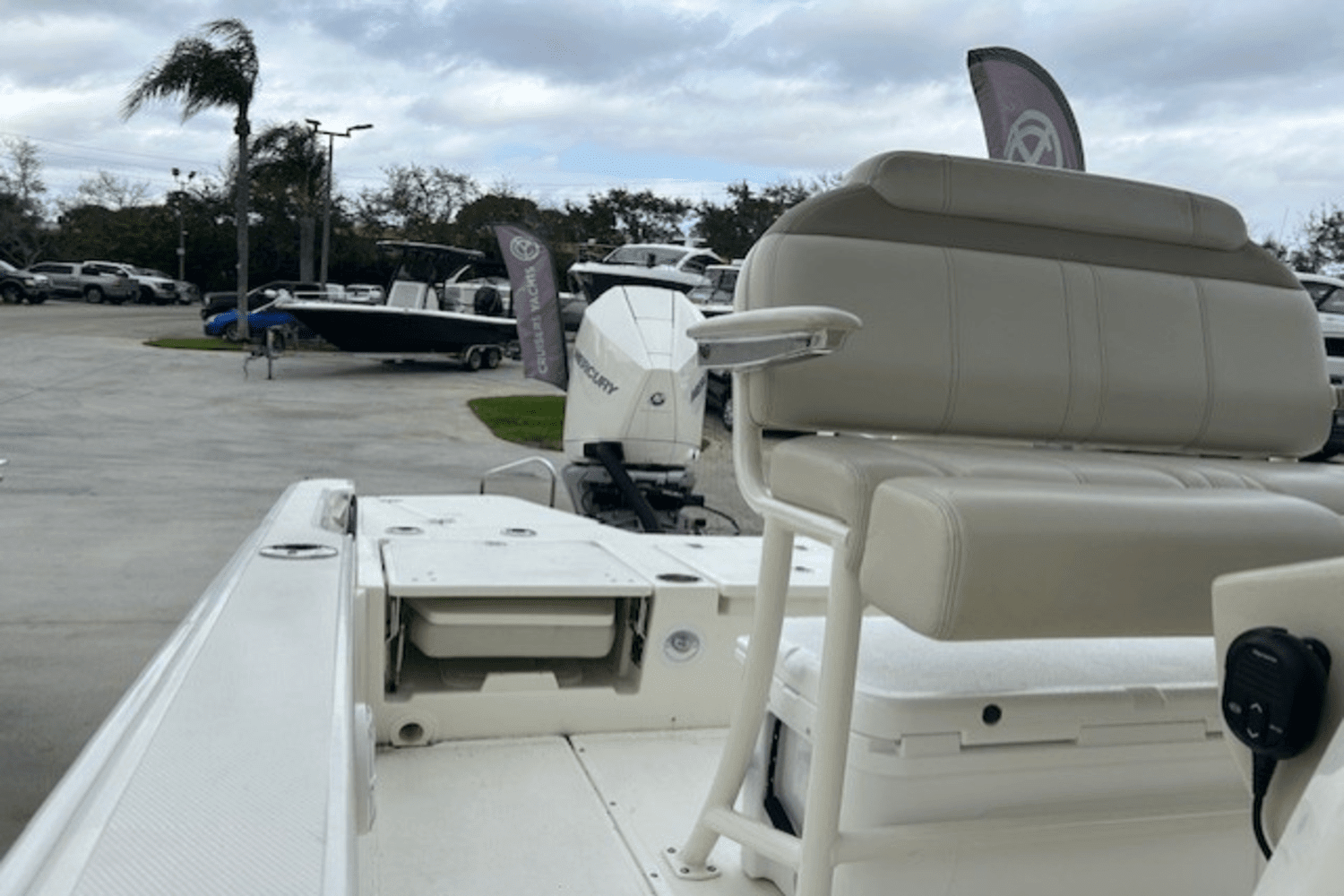 2022 Boston Whaler 250 DAUNTLESS Image Thumbnail #9