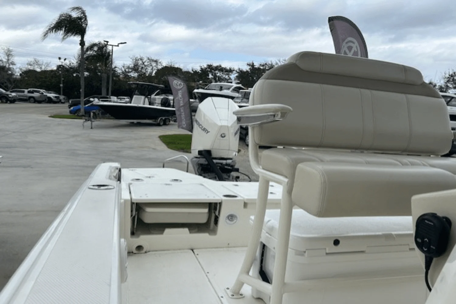 2022 Boston Whaler 250 DAUNTLESS Image Thumbnail #9