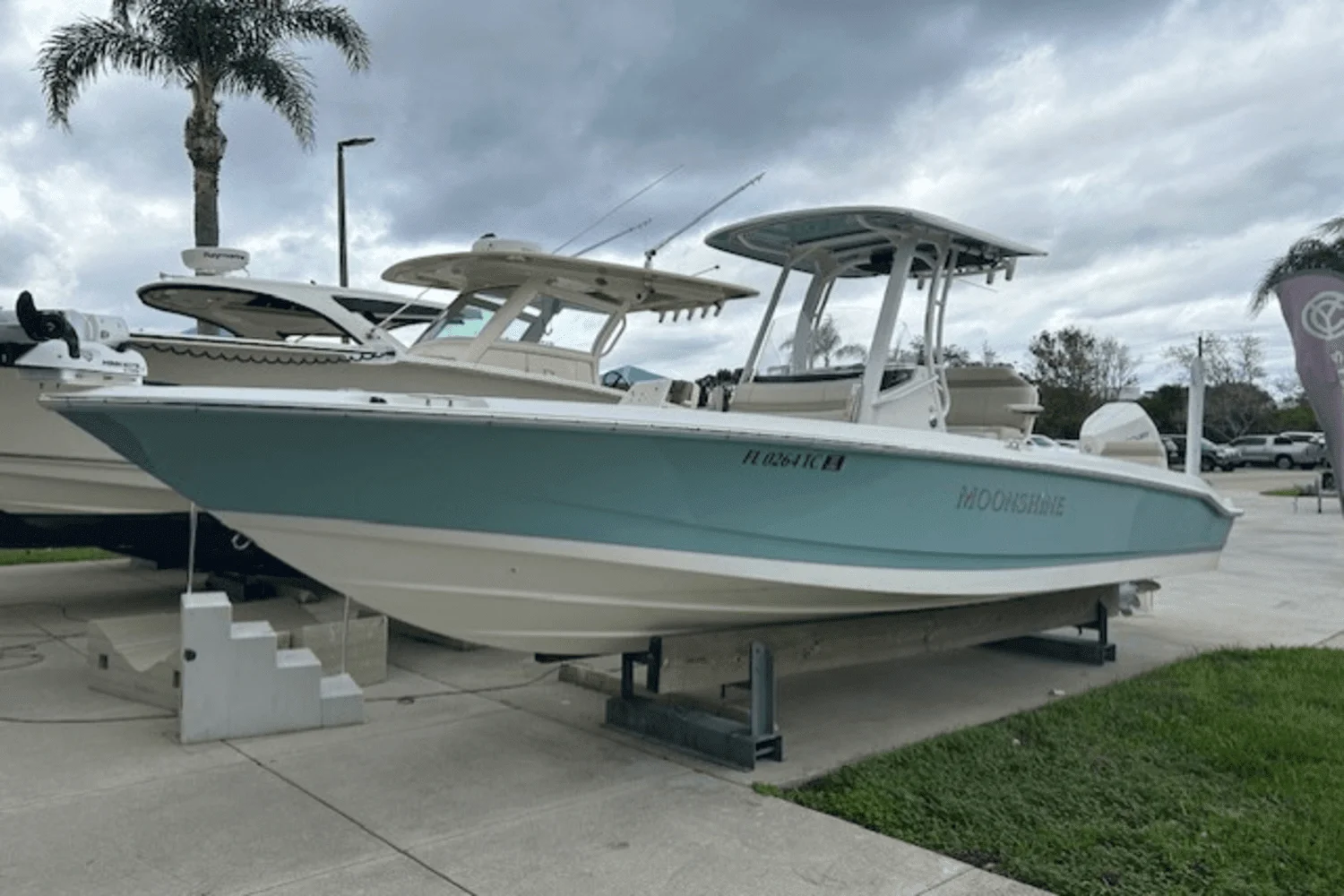 2022 Boston Whaler 250 DAUNTLESS Image Thumbnail #2