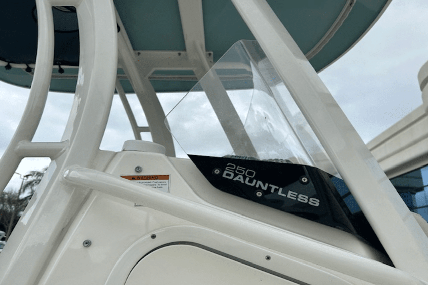 2022 Boston Whaler 250 DAUNTLESS Image Thumbnail #11