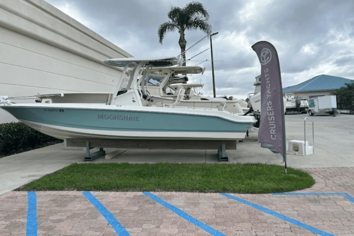 2022 Boston Whaler 250 DAUNTLESS Image Thumbnail #0