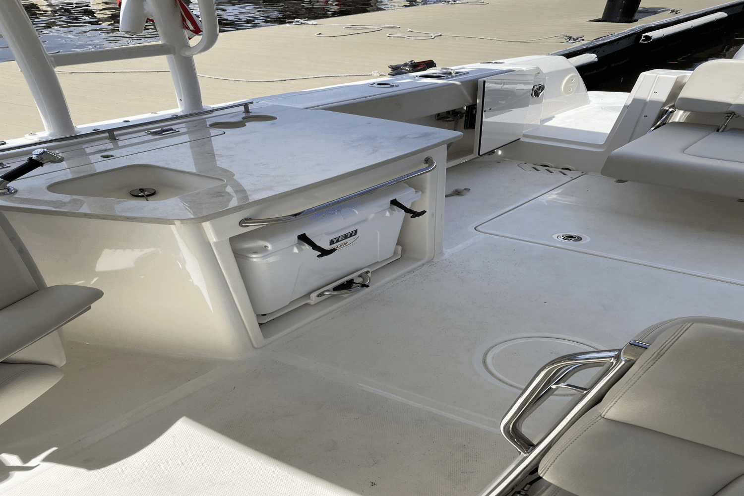 2018 Boston Whaler 270 VANTAGE Image Thumbnail #12