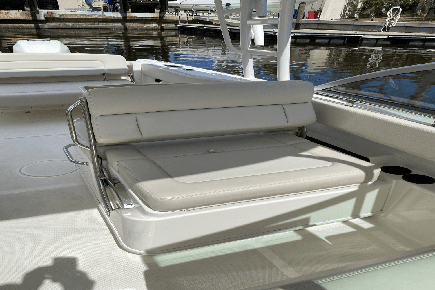 2018 Boston Whaler 270 VANTAGE Image Thumbnail #10