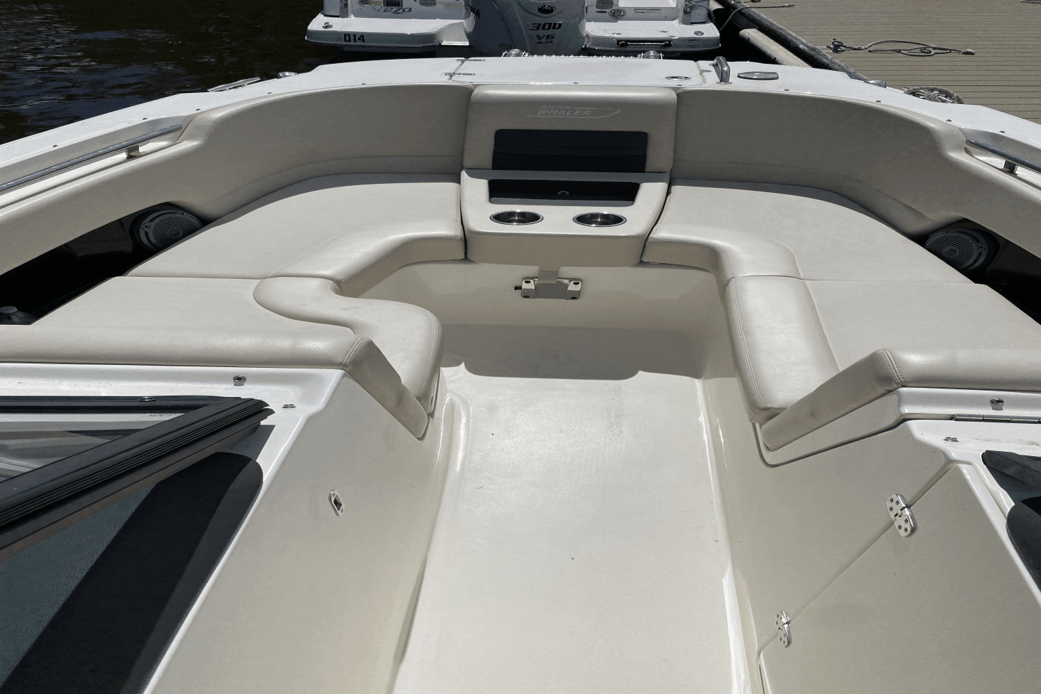 2018 Boston Whaler 270 VANTAGE Image Thumbnail #8