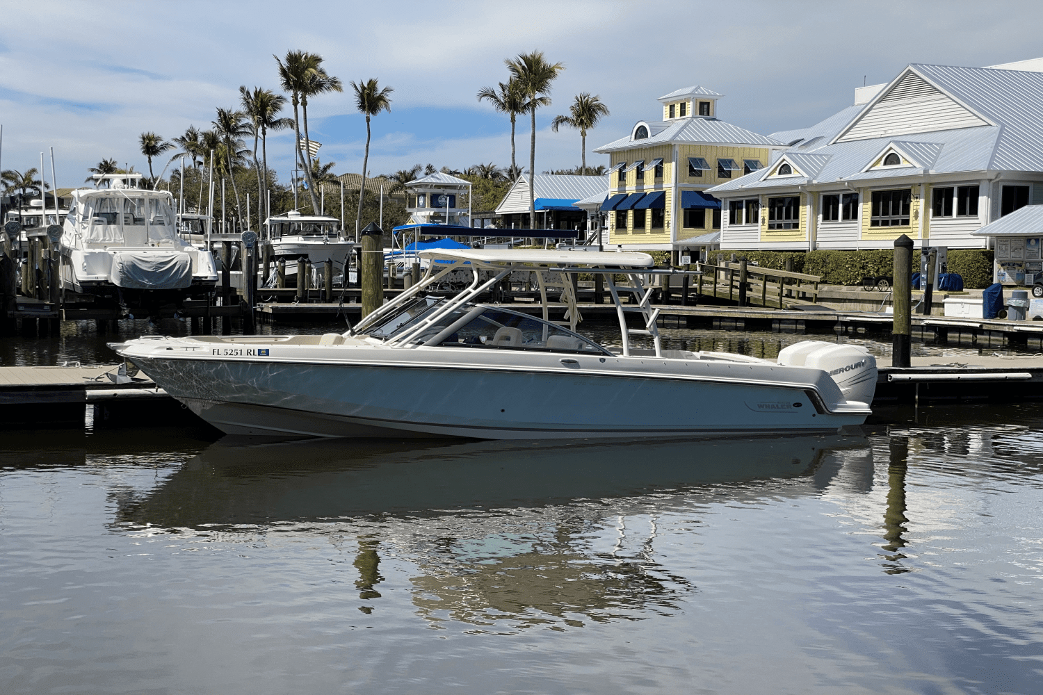 2018 Boston Whaler 270 VANTAGE Image Thumbnail #1