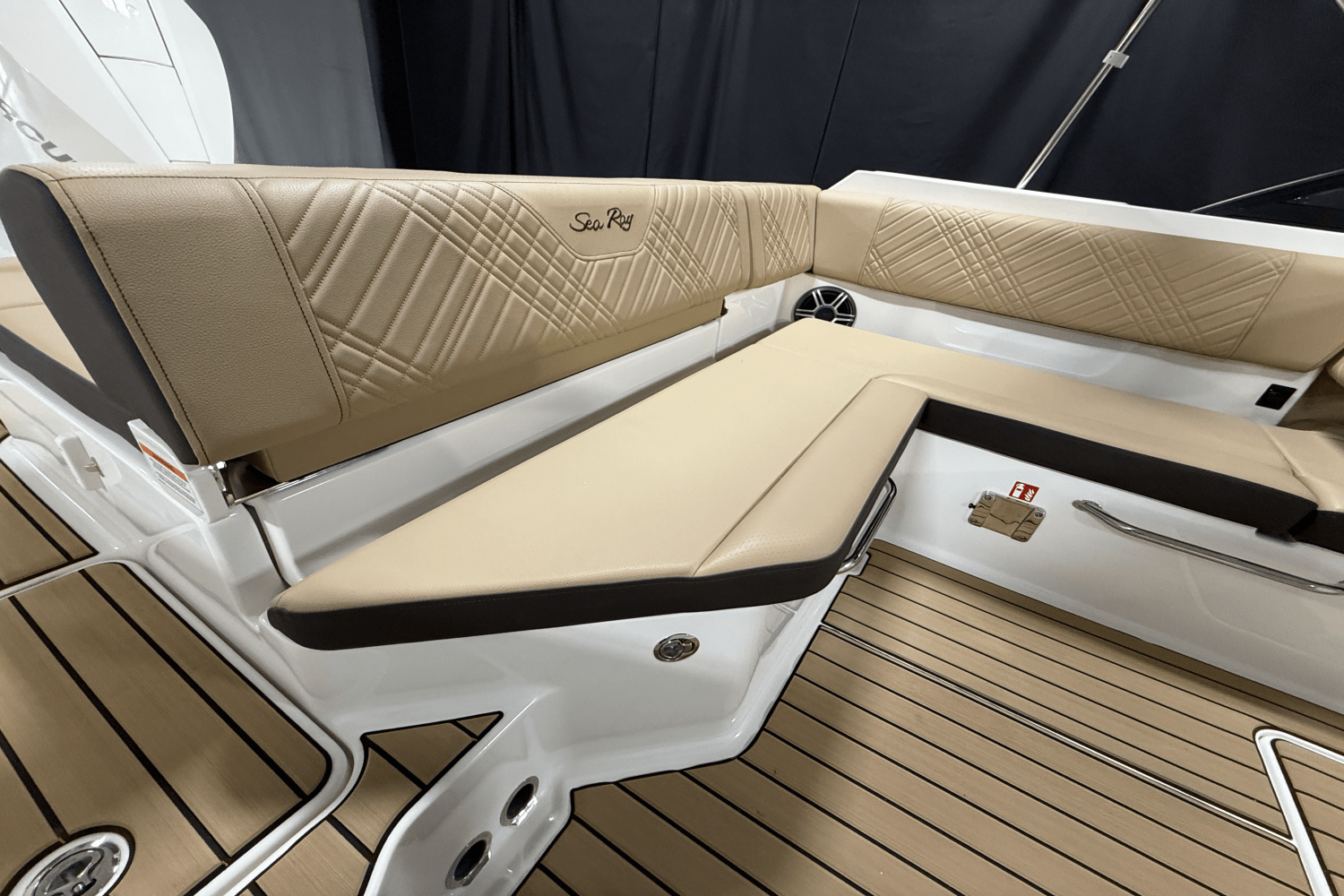 2026 Sea Ray SDX 230 Outboard Image Thumbnail #27