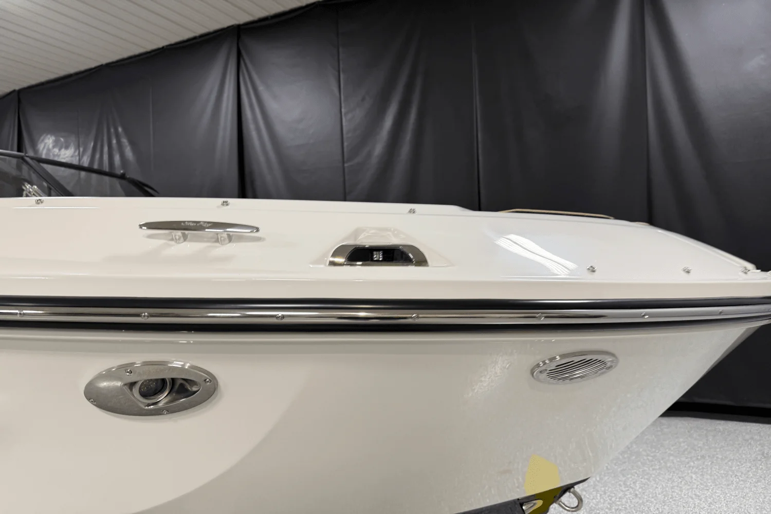 2026 Sea Ray SDX 230 Outboard Image Thumbnail #8