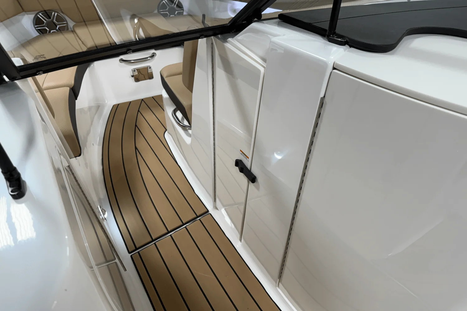 2026 Sea Ray SDX 230 Outboard Image Thumbnail #73