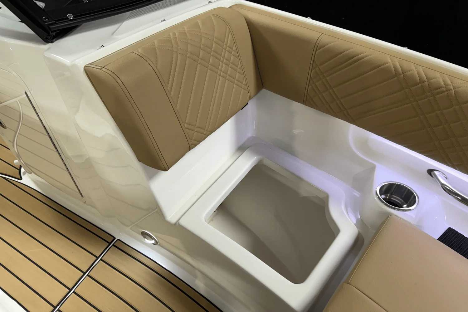 2026 Sea Ray SDX 230 Outboard Image Thumbnail #78