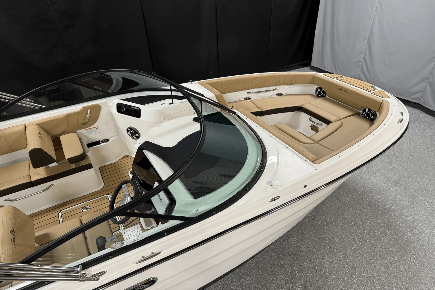 2026 Sea Ray SDX 230 Outboard Image Thumbnail #5