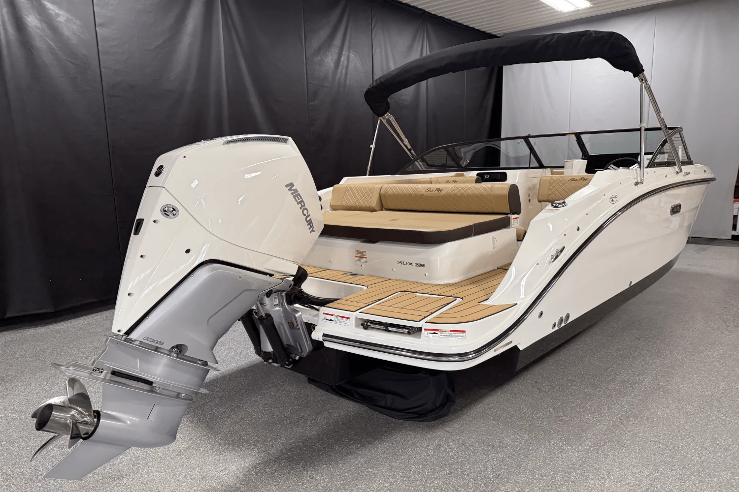 2026 Sea Ray SDX 230 Outboard Image Thumbnail #3