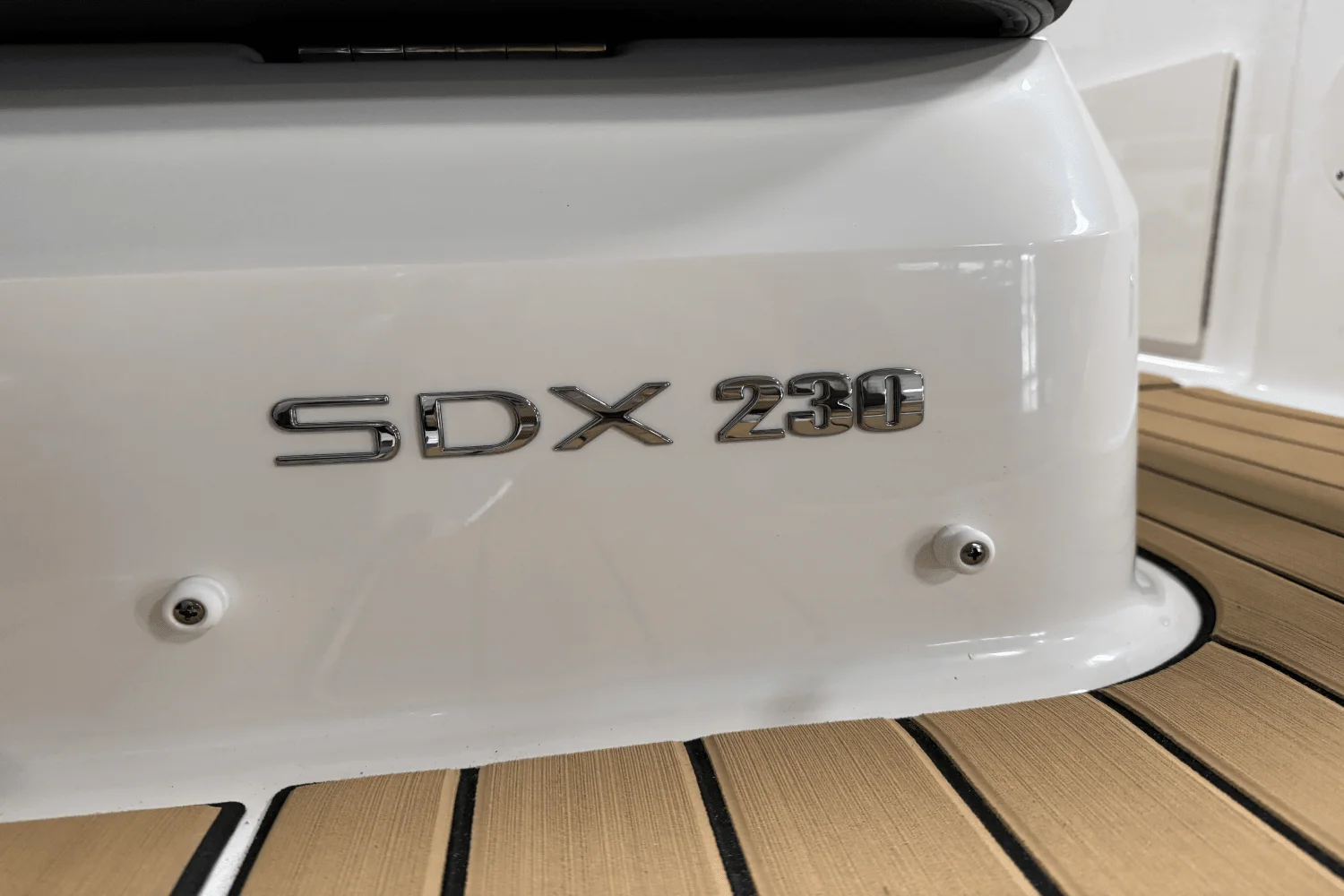 2026 Sea Ray SDX 230 Outboard Image Thumbnail #16