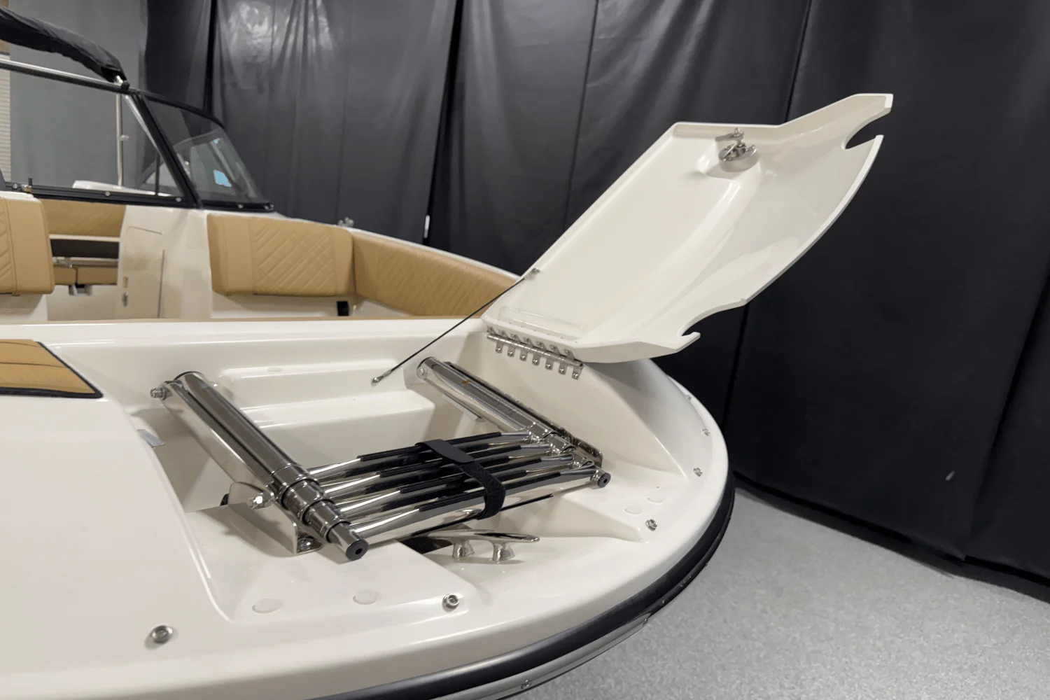 2026 Sea Ray SDX 230 Outboard Image Thumbnail #10