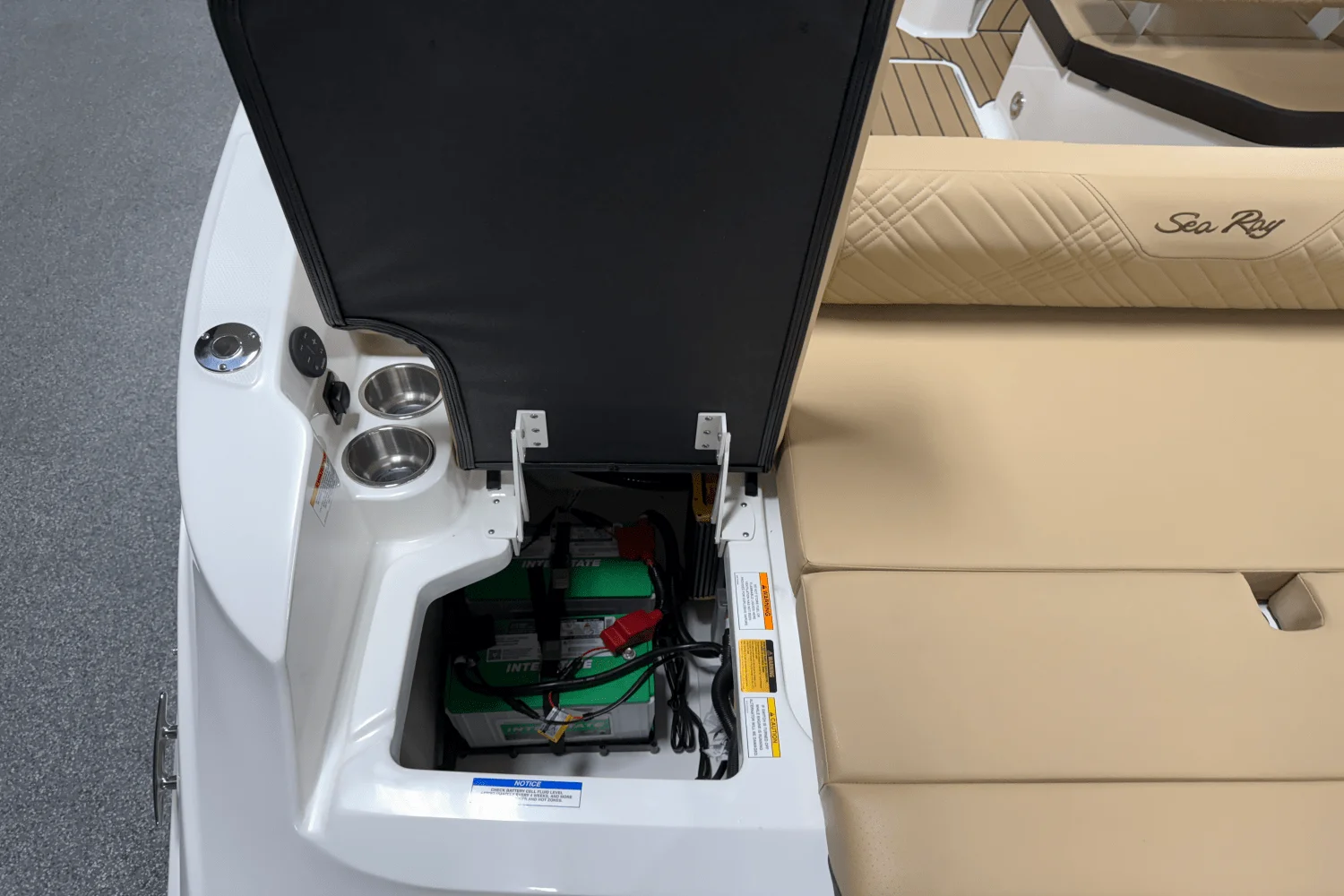 2026 Sea Ray SDX 230 Outboard Image Thumbnail #20