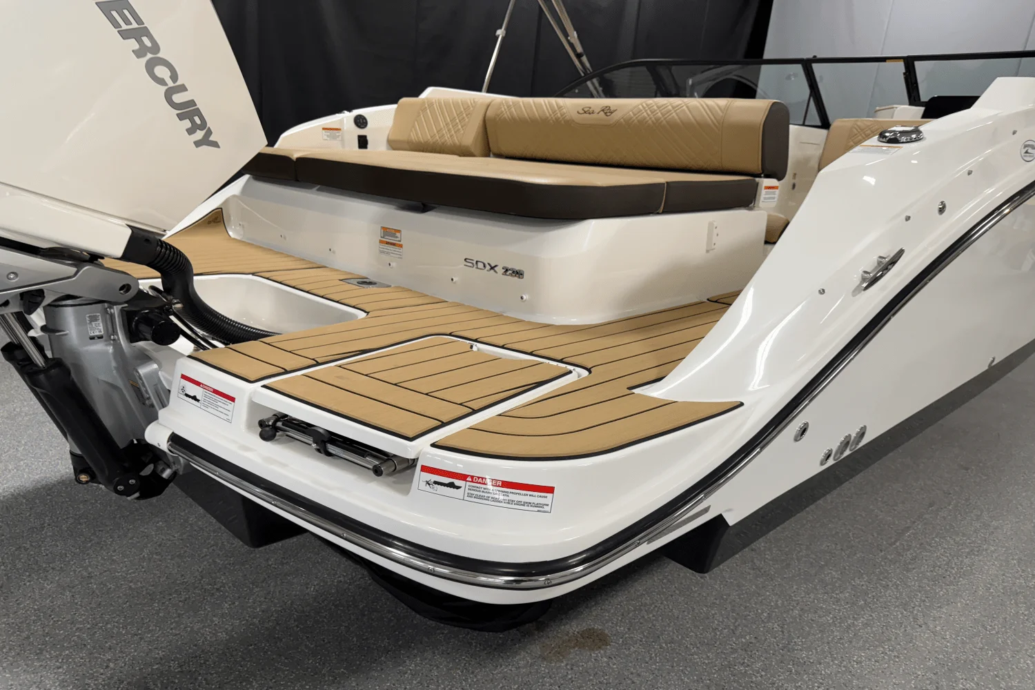 2026 Sea Ray SDX 230 Outboard Image Thumbnail #13