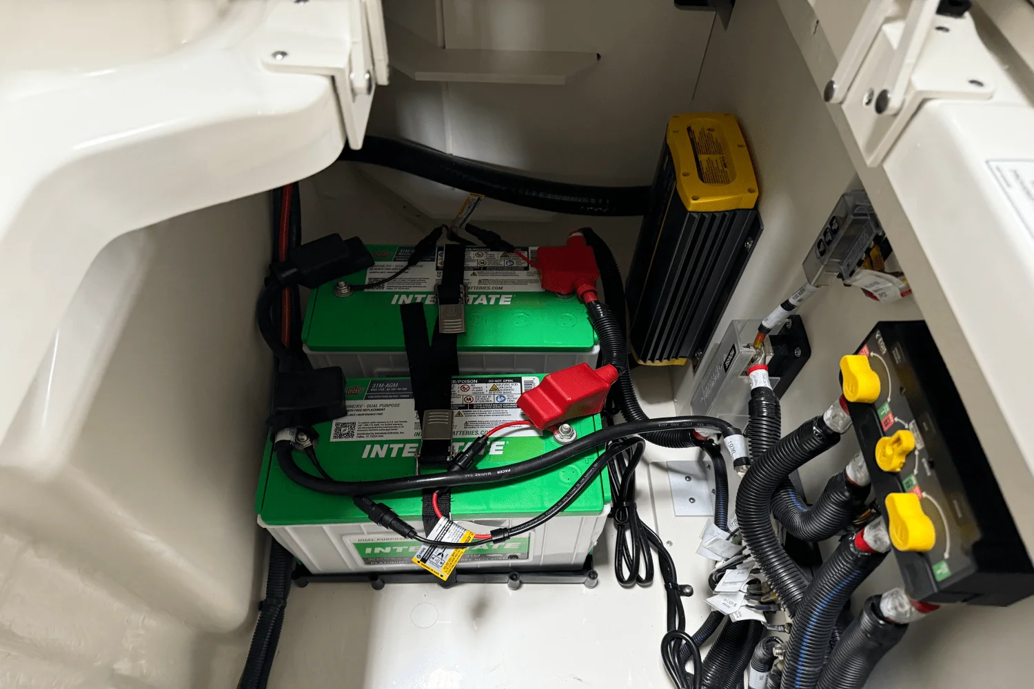 2026 Sea Ray SDX 230 Outboard Image Thumbnail #21