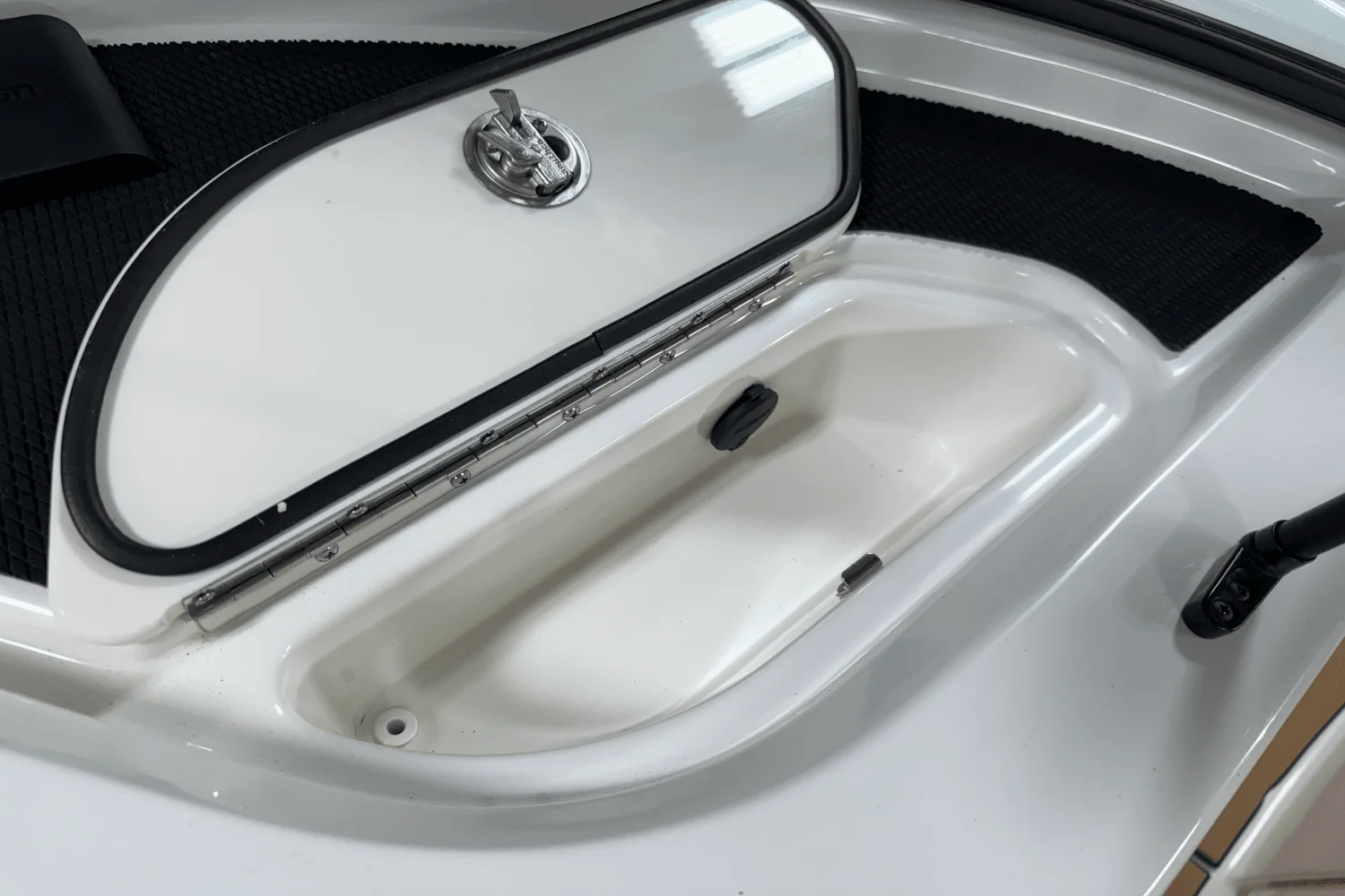 2026 Sea Ray SDX 230 Outboard Image Thumbnail #39