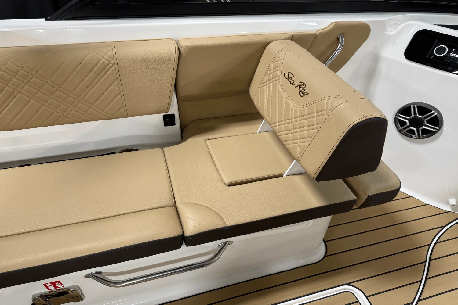 2026 Sea Ray SDX 230 Outboard Image Thumbnail #35