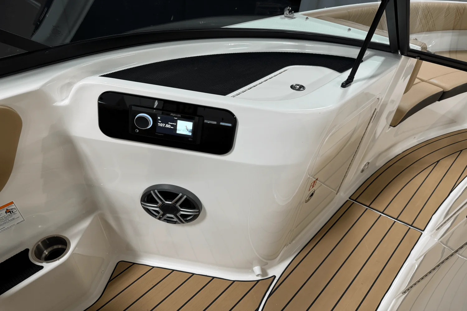 2026 Sea Ray SDX 230 Outboard Image Thumbnail #37